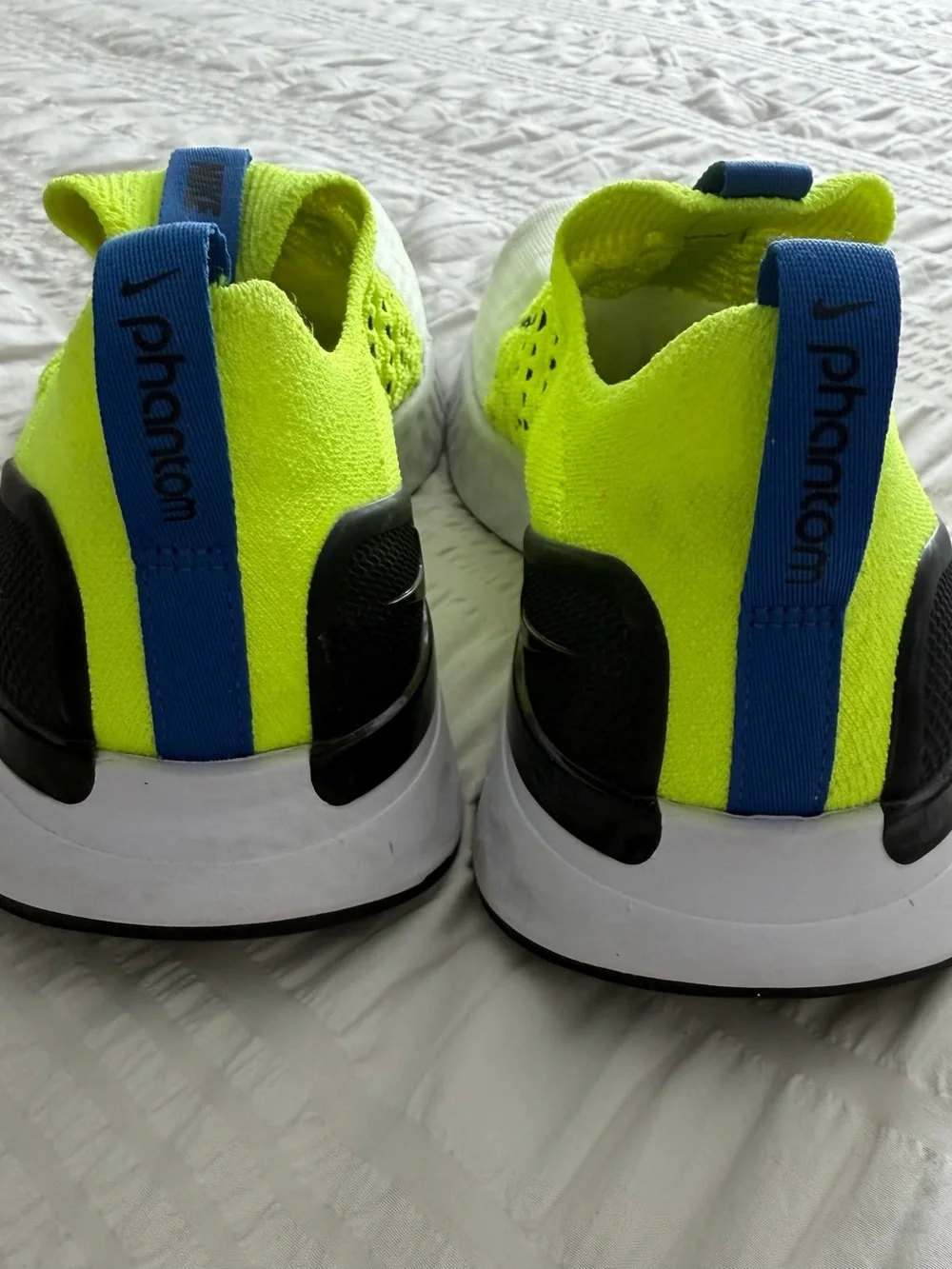 Nike Mens React Phantom Run Flyknit Slip-On Sneakers in Neon Yellow Mens 9.5